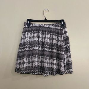 Women’s (M) geometric skirt